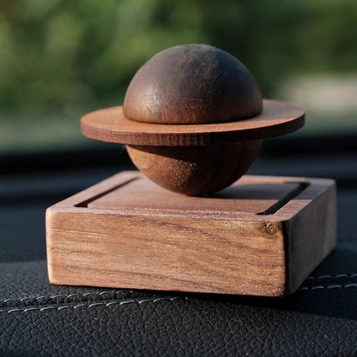 Black walnut small planet creative diffuser indoor car ornaments diffuser handmade wooden essential oil diffuser