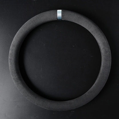 The steering wheel cover is made of all-season suede leather and suede handlebar cover. It is anti-slip, sweat-absorbing and breathable