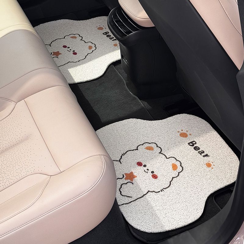 Car protection pad, car anti-dirt footpad, general female cartoon cute bear in-car silk ring footpad